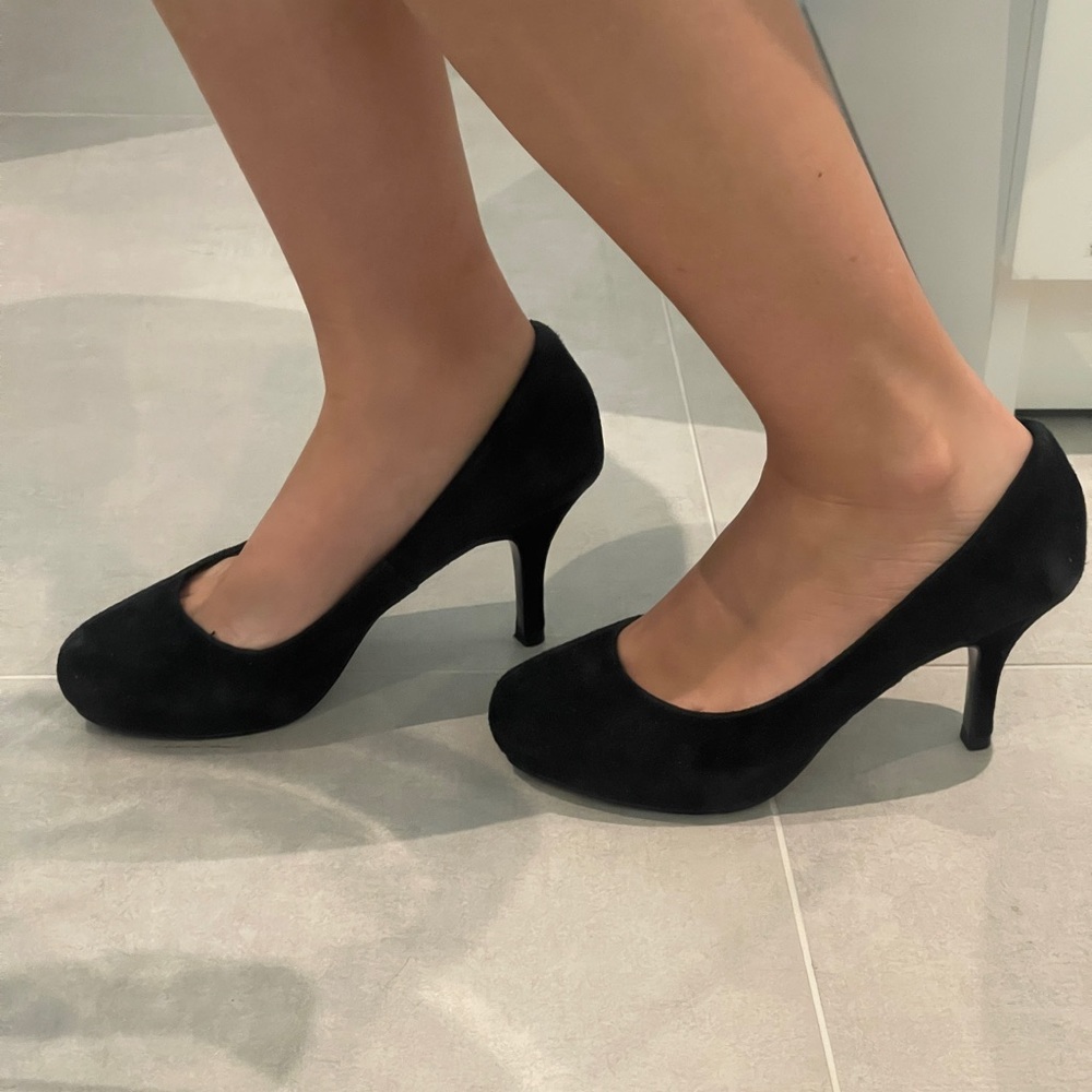 Steve Madden women size 5.5 black suede alike closed shoes kitten heel - Picture 5 of 15